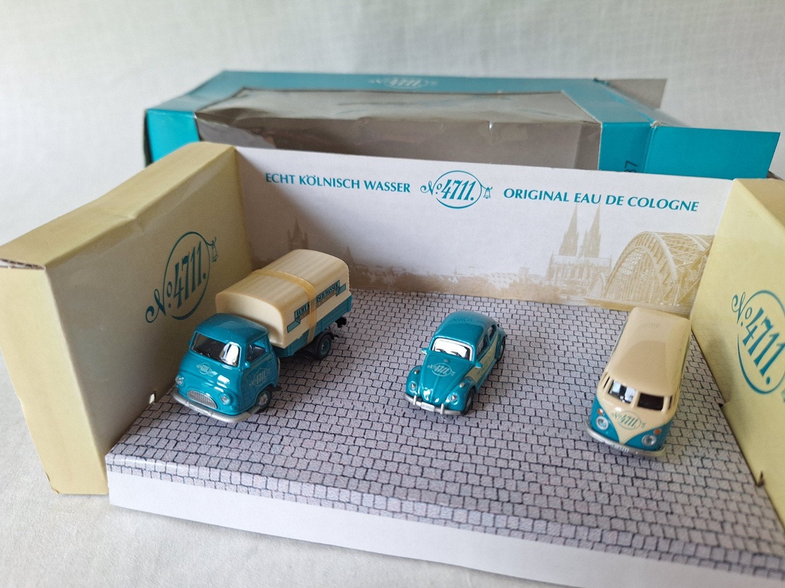 Schuco VW 4711 adapté pour Marklin Track ou autre, Enlèvement ou Envoi, Comme neuf, Voiture, Schuco