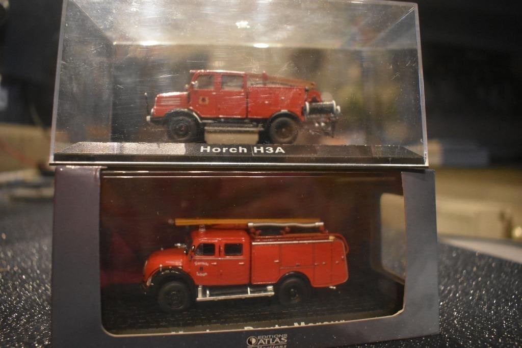 2x Atlas - Camions de pompiers - Magirus et Horch, Enlèvement ou Envoi, Comme neuf