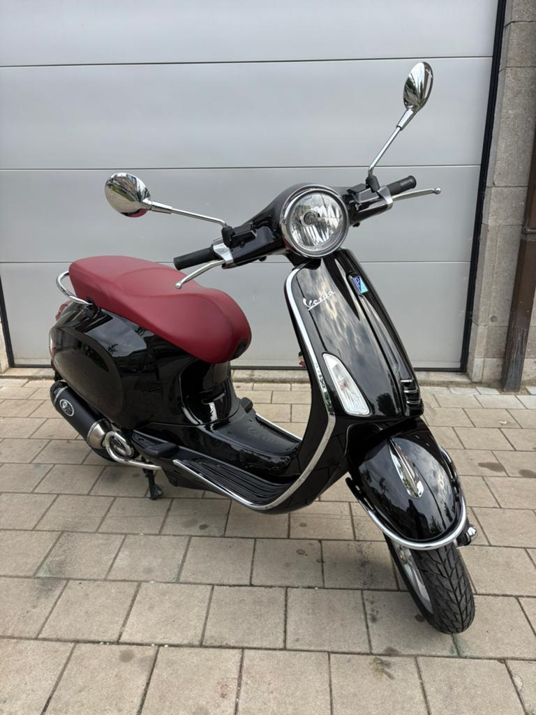 Vespa primavera b klasse 2750km, Ophalen, Zo goed als nieuw