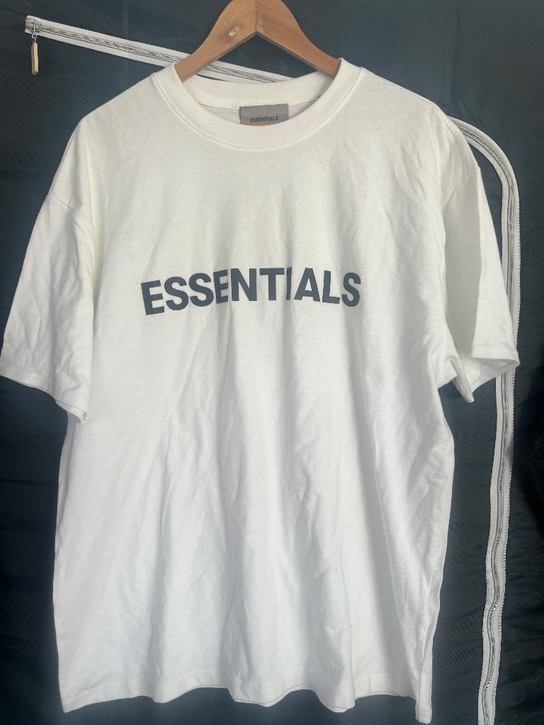 T-shirt essentials blanc taille M, Vêtements | Hommes, T-shirts, Enlèvement ou Envoi, Essentials, Porté, Blanc
