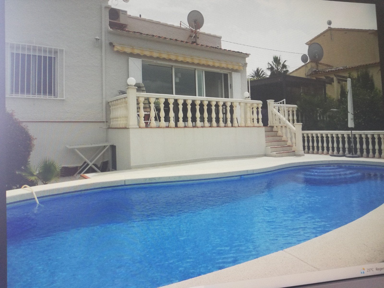 mooie huisje te huur in calpe op 600m van de zee, Zwembad, 2 slaapkamers