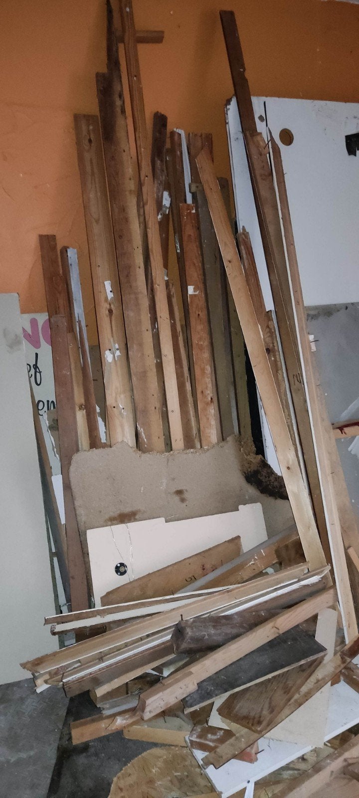 Hout allerlei, Enlèvement