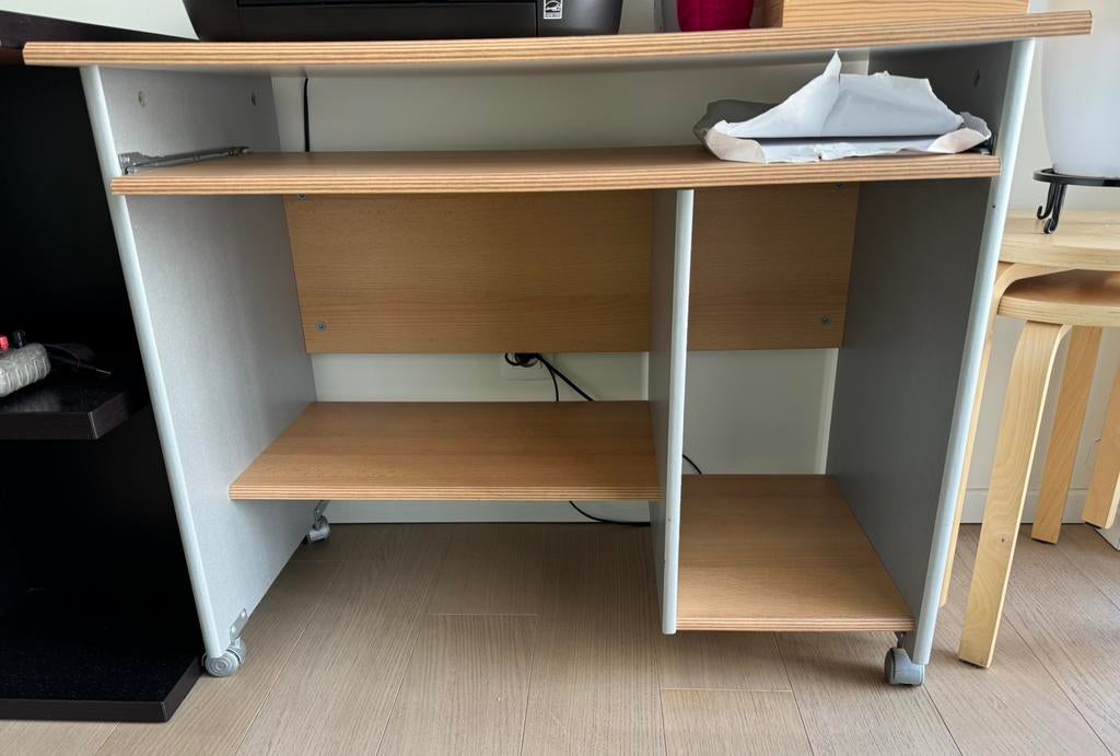 Mobilier informatique, Enlèvement, Comme neuf