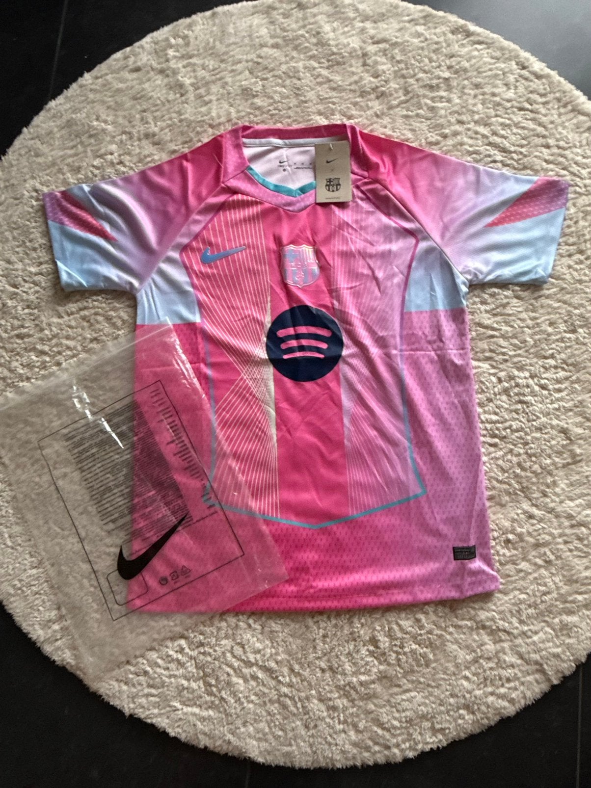 Barcelona roze special edetion, Sports & Fitness, Football, Taille M, Enlèvement ou Envoi, Comme neuf, Maillot