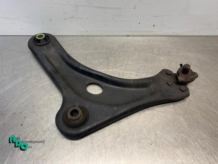 Bras de suspension avant gauche d'un Peugeot 208 (208 12-), -, 3 mois de garantie, Utilisé, -