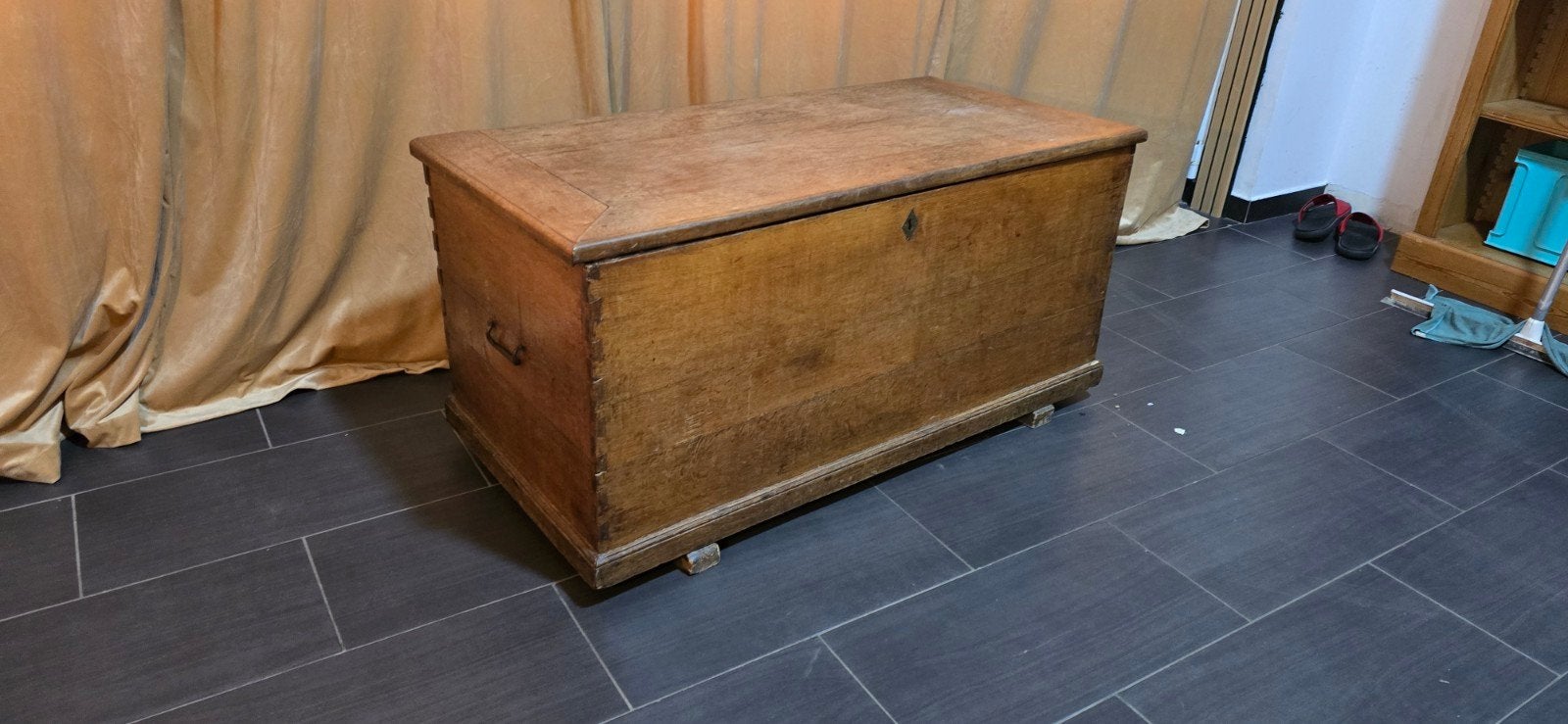 Ancien coffre en bois du XIXe siècle
À vendre, magnifique an, Enlèvement ou Envoi