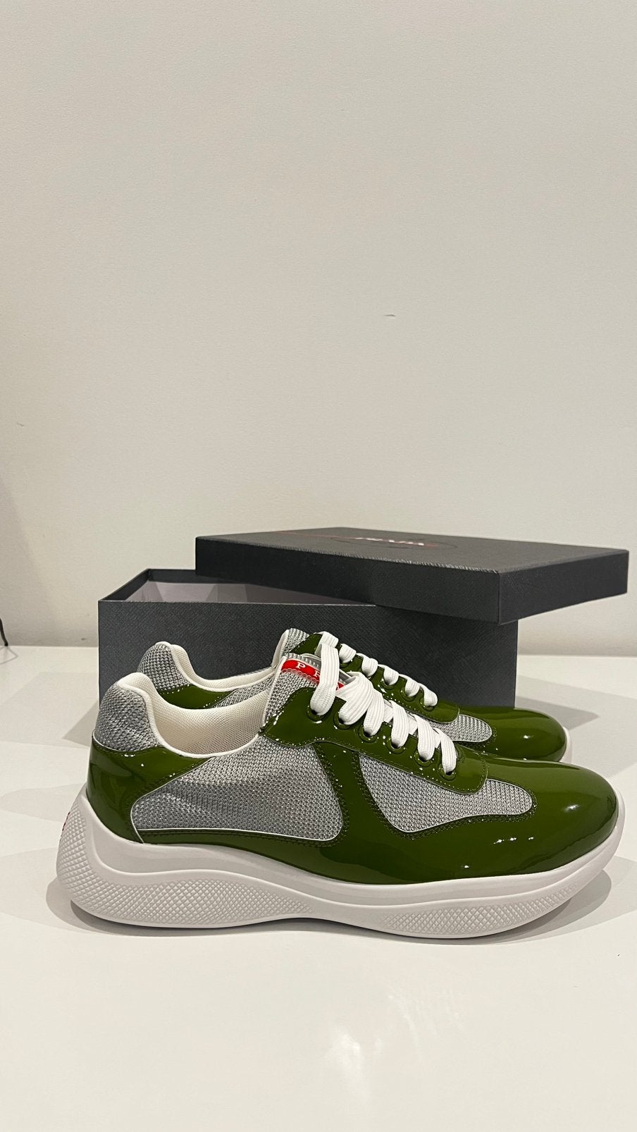 Prada cups olive green 43 new in doos, Ophalen of Verzenden, Zo goed als nieuw