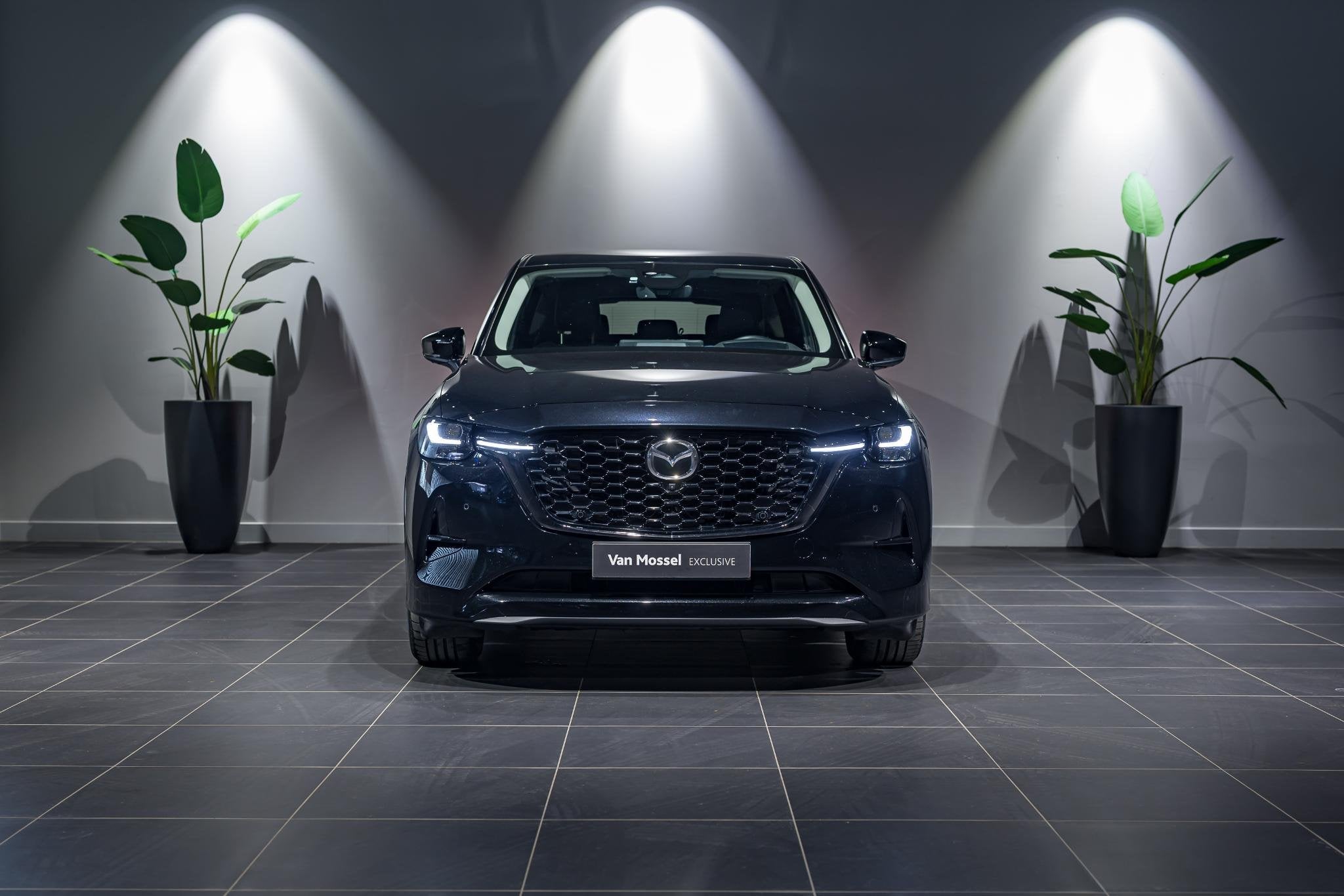 Mazda CX-60 2.5 240kW HOMURA AWD STUUR- EN ZETELVERWARMING |, Auto's, Automaat, 241 kW, Stof, Zwart