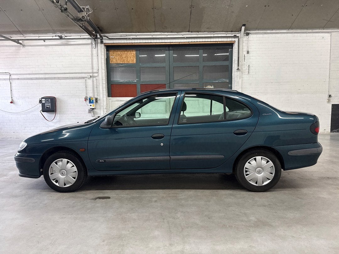 Renault Mégane 1.6e RN | Trekhaak, 4 deurs, ABS, Renault, Bedrijf