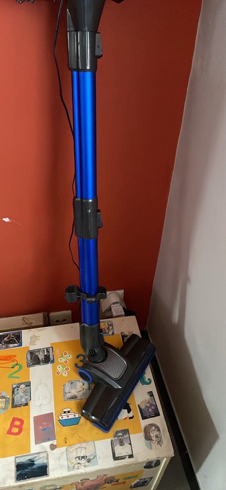 Aspirateur sans fil utilise deux fois, Enlèvement, Comme neuf, Sans fil