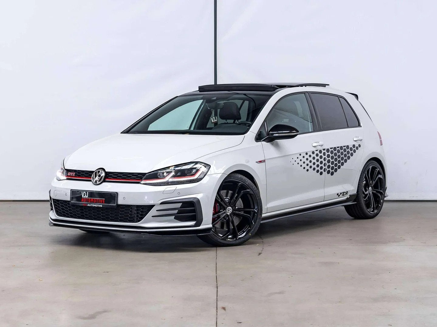 Volkswagen Golf GTI TCR|PANO|ALCANTARA|CAMERA|KEYLESS|ACC|LA, Automaat, Gebruikt, 1984 cc, Leder