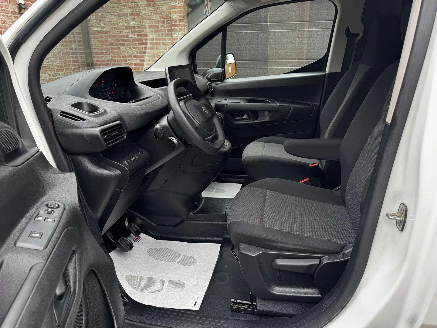 Peugeot Partner | BTW INCL | L2 | A/C | CARPLAY | CRUISE CON, 75 kW, Stof, Gebruikt, Euro 6