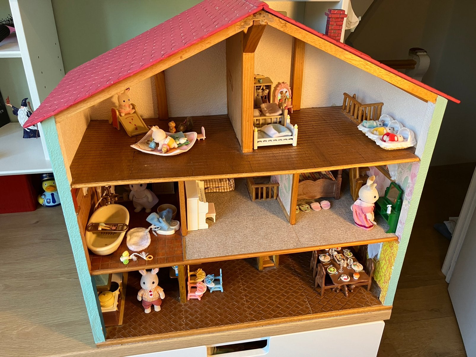 Uniek handgemaakt huis met Sylvanians, Kinderen en Baby's, Ophalen, Zo goed als nieuw, Poppenhuis
