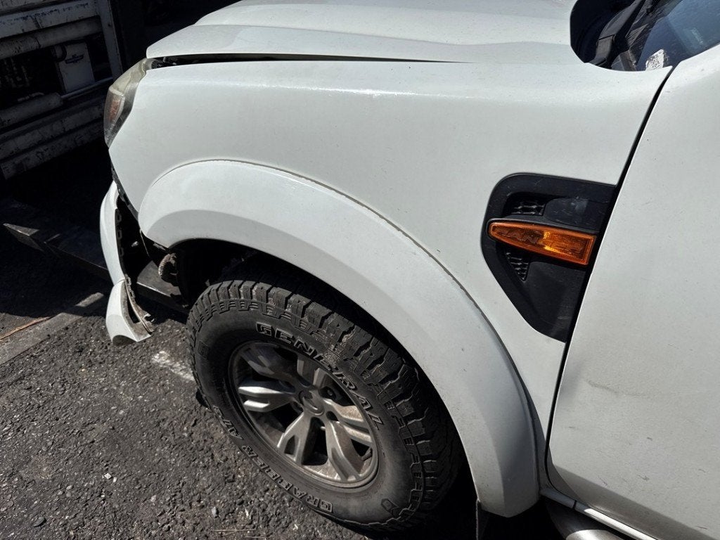 AILE AVANT GAUCHE Ford Ranger (TU) (|5108908|8M3416006BD|), Gauche, Garde-boue, Henry-Ford-Straße  1
50735  Köln, DE, Ford-Werke GmbH