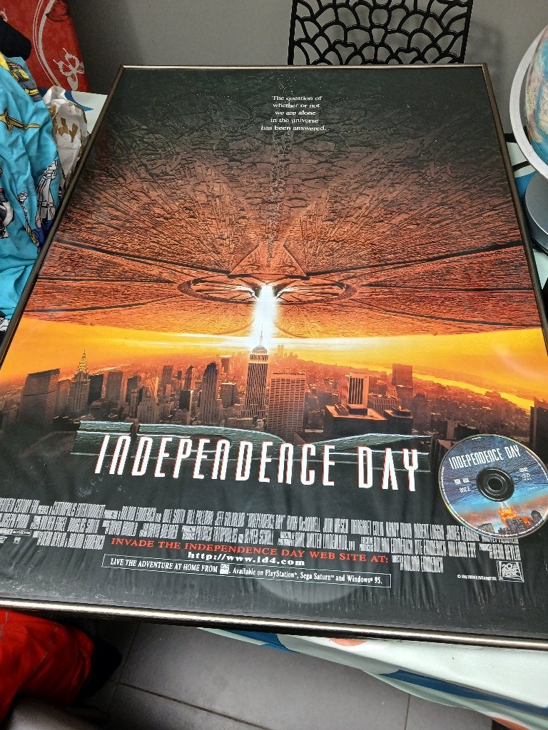 Independence day poster in kader, Tous les âges, Enlèvement, Utilisé, Science-Fiction