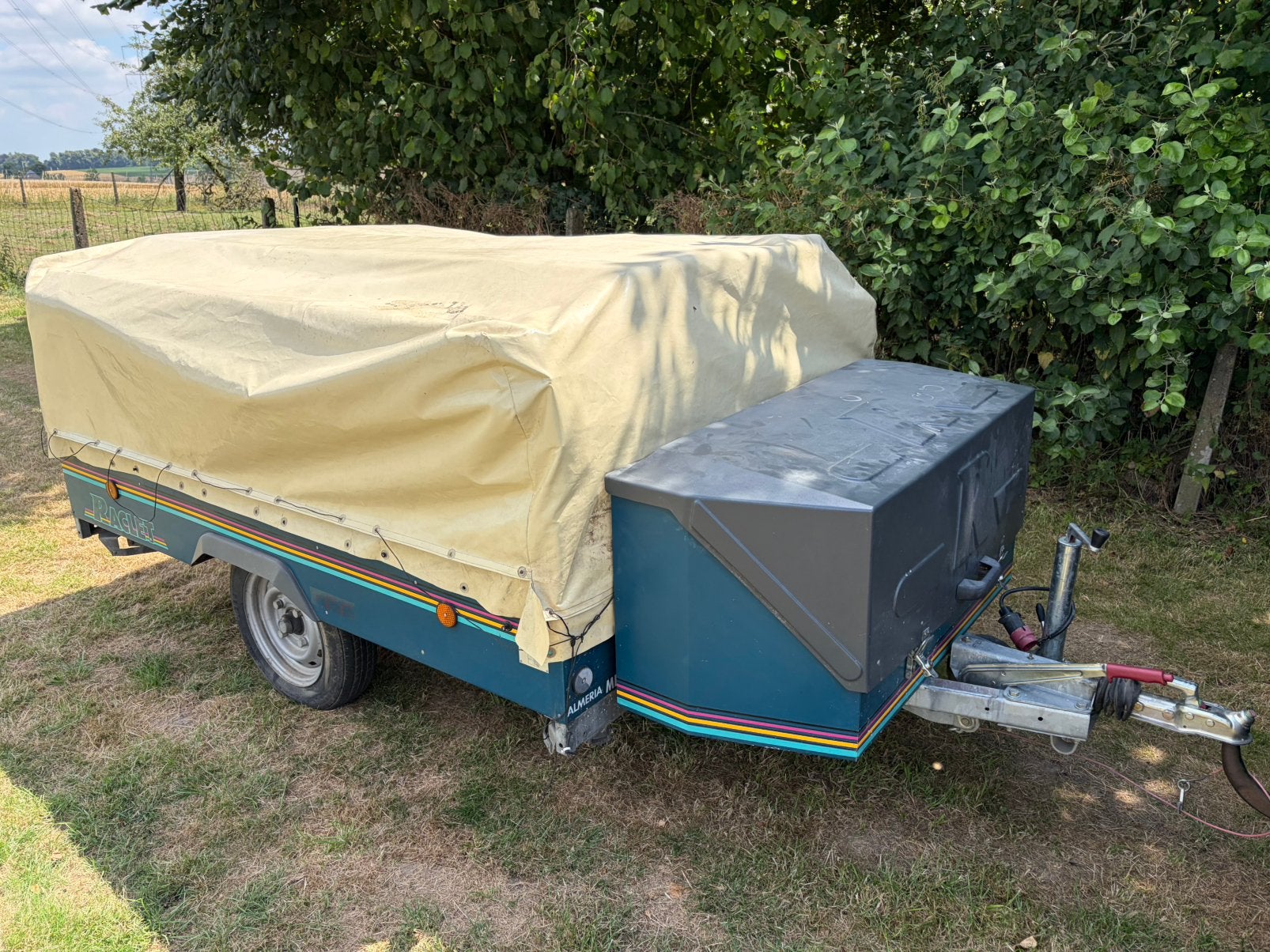 Caravane pliante -750kg tres bon etat, Jusqu'à 4, Présent, Raclet, Enlèvement