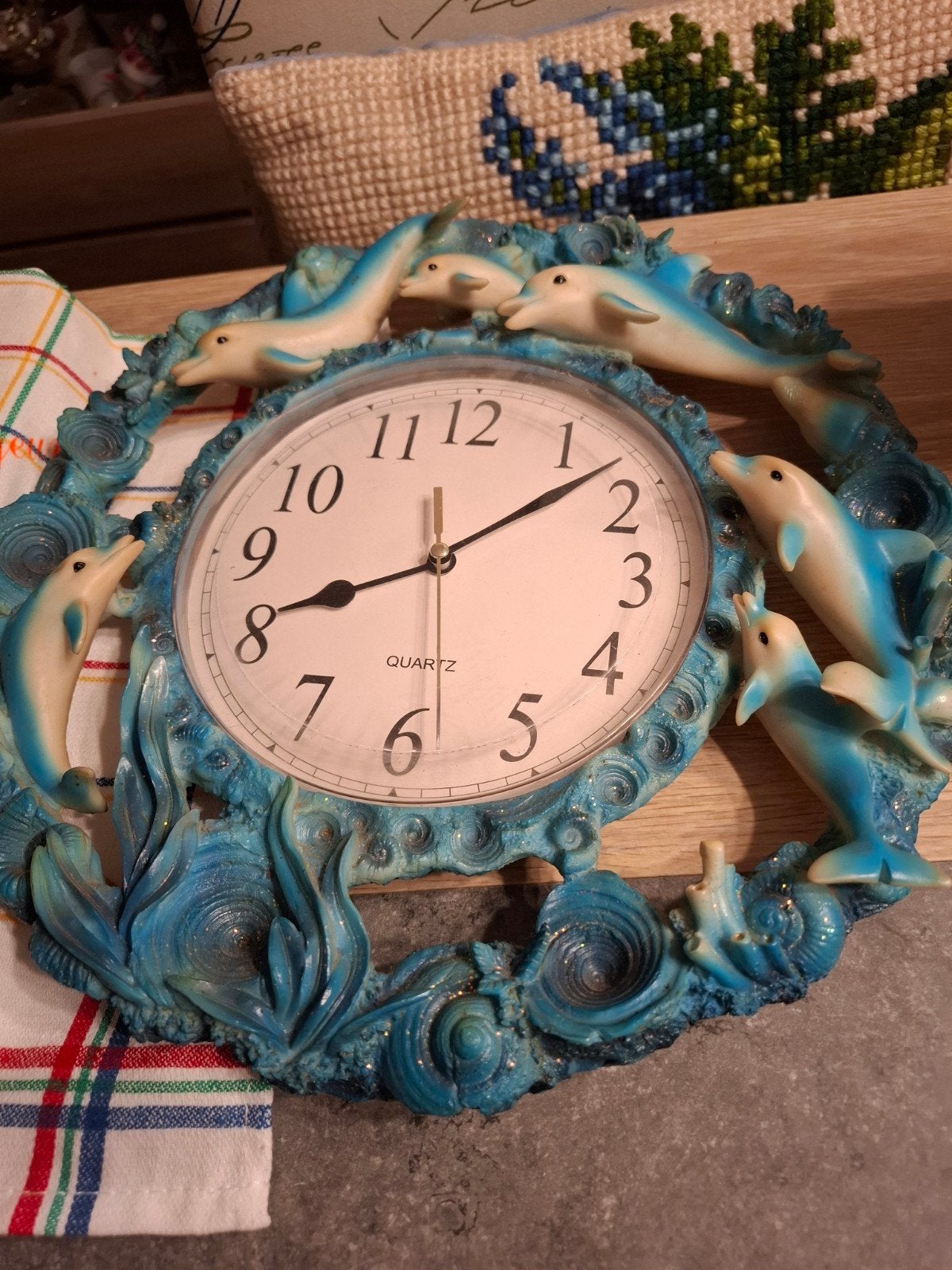 Horloge dauphins, Enlèvement