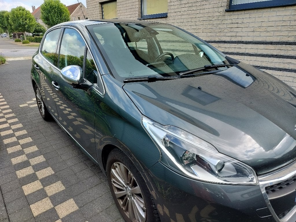 Peugeot 208 diesel model Hatckback kleur  sharkgrijs, Auto's, Euro 6, Parkeersensor, Diesel, Particulier
