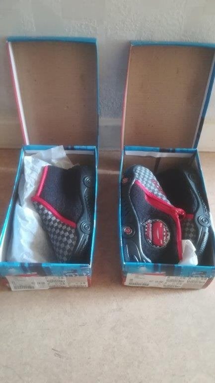 pantoffeltjes Cars, Kinderen en Baby's, Kinderkleding | Schoenen en Sokken, Nieuw, Ophalen