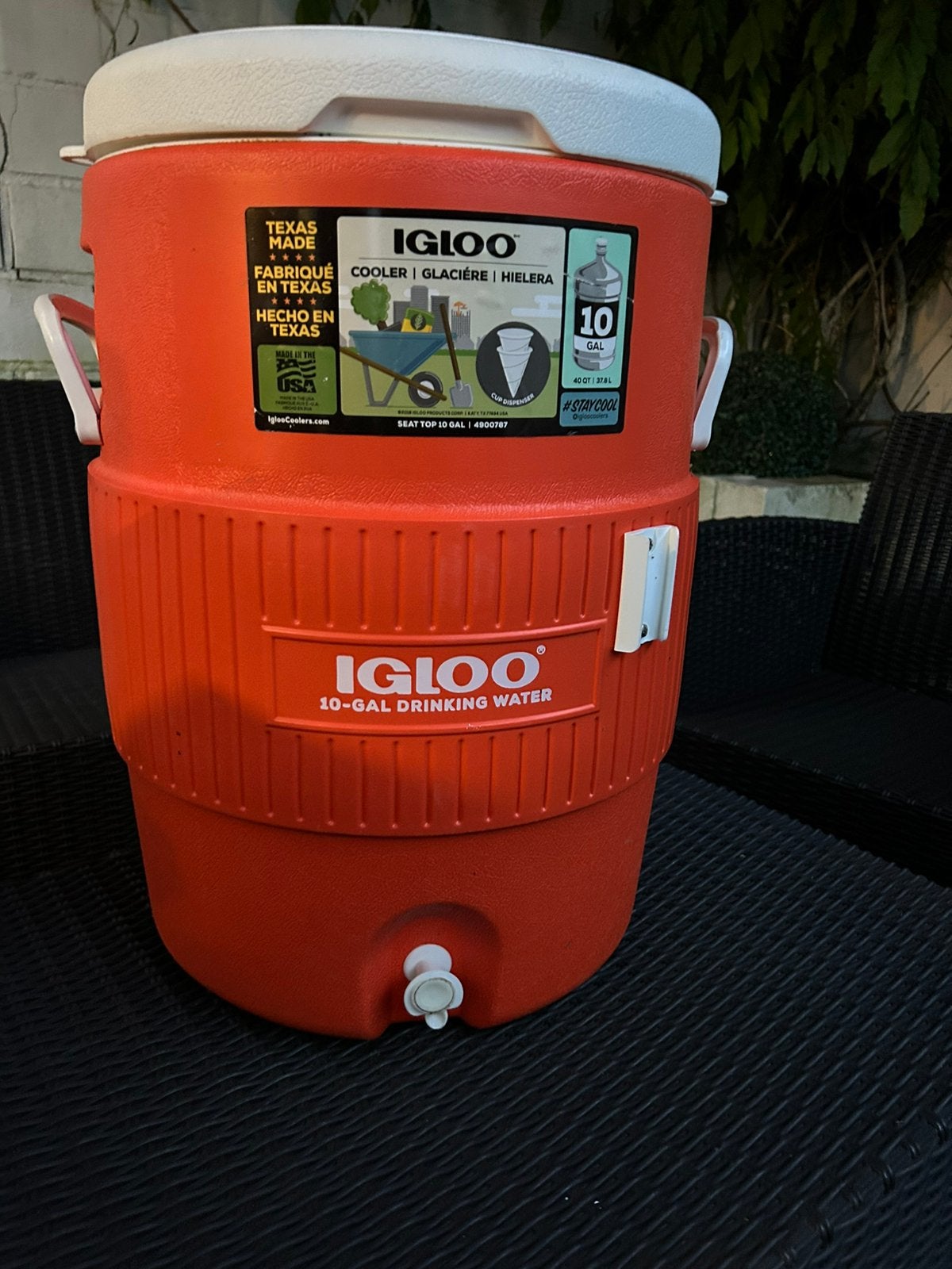 Koelbox drankcontainer 38 liter, Tuin en Terras, Barbecue-accessoires, Ophalen, Zo goed als nieuw