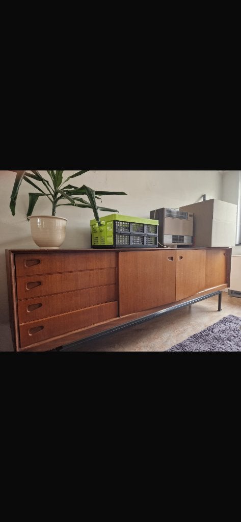 Buffet vintage en teck - 1960, Maison & Meubles, Armoires | Dressoirs, Teck, 25 à 50 cm, 200 cm ou plus, Enlèvement