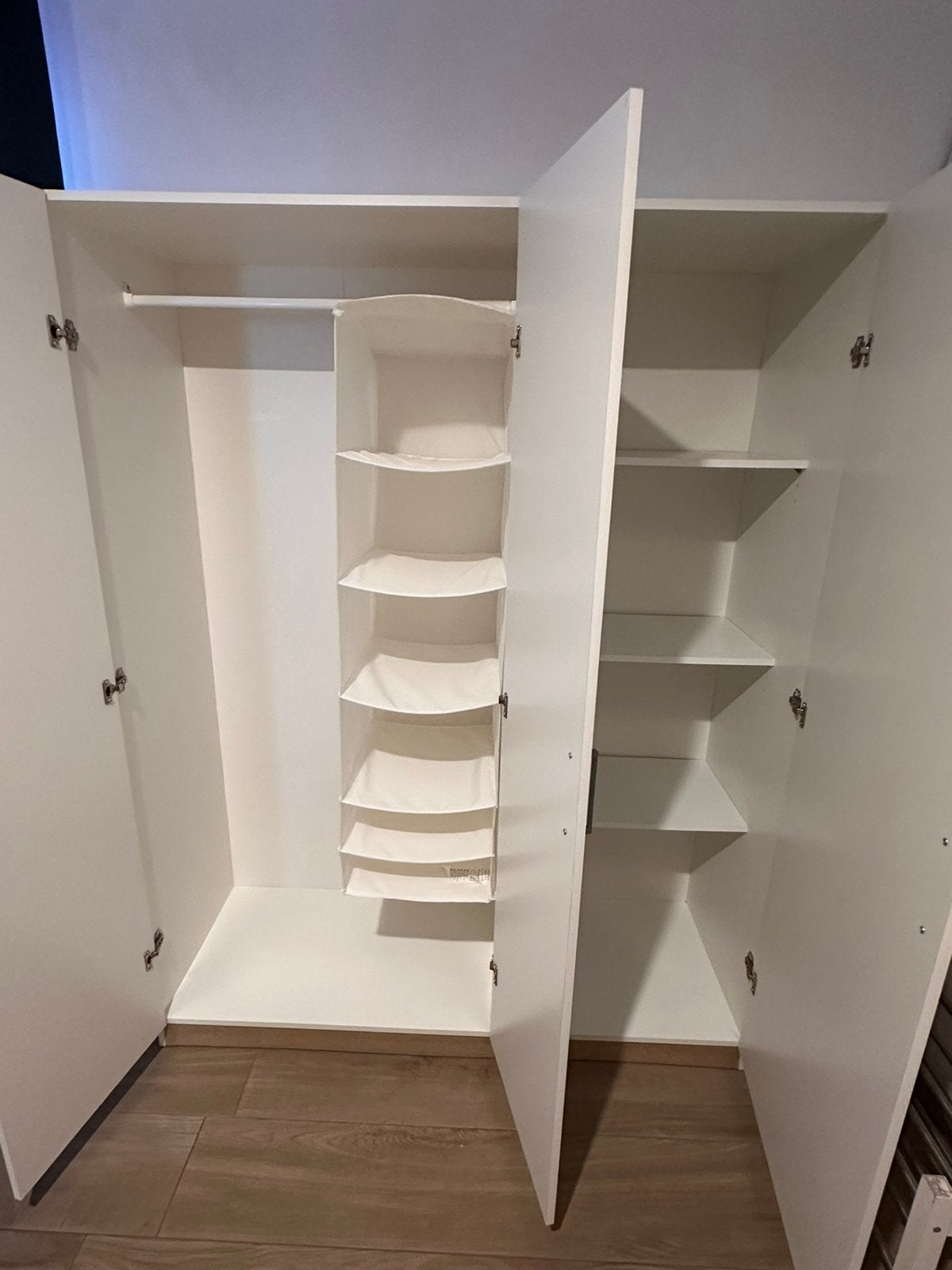 Bedroom Set - Bed and Wardrobe, Ophalen, Zo goed als nieuw