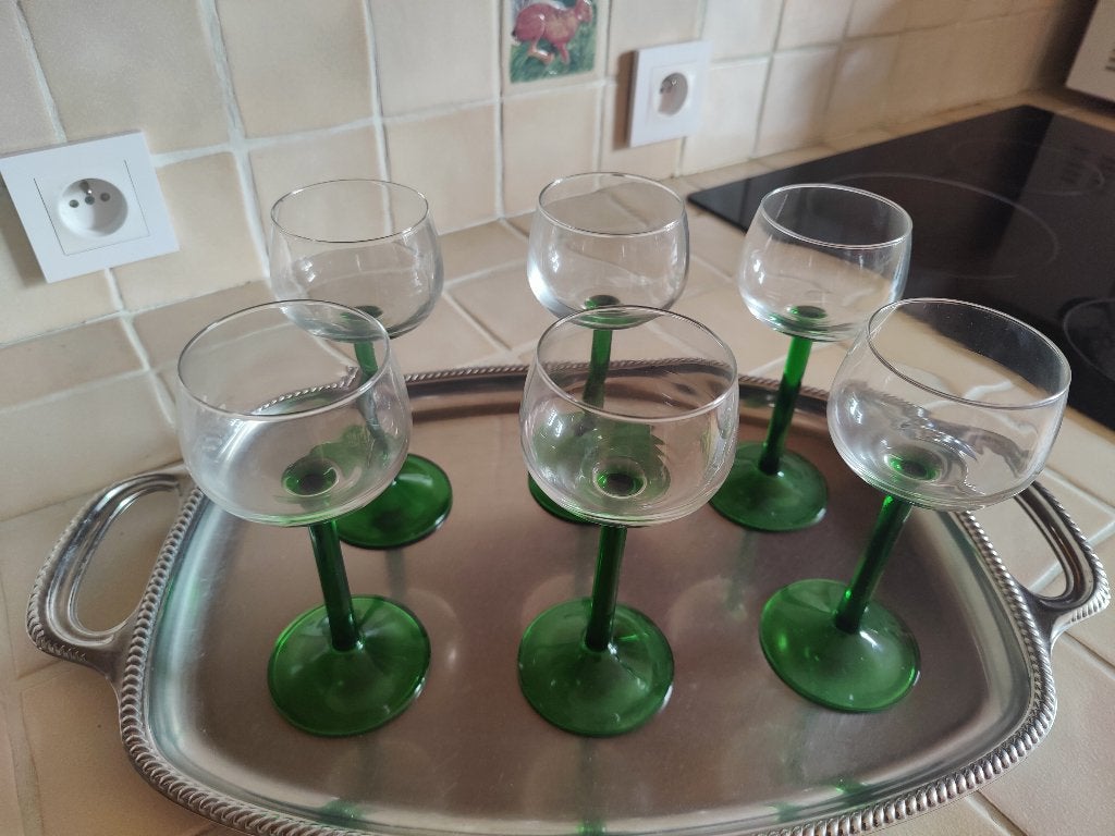 Verres à vin, Enlèvement