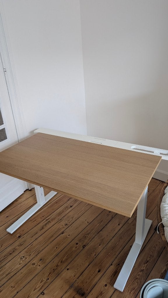 Bureau Ikea Mittzon, Ophalen, Scandinavisch, Hout, Zo goed als nieuw
