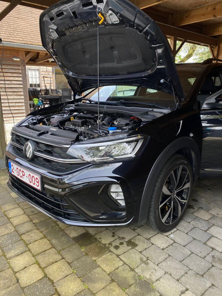 VW Taigo tsi r-line business 116 AT  21000 km!, Auto's, Volkswagen, Automaat, Stof, Euro 6, Zwart