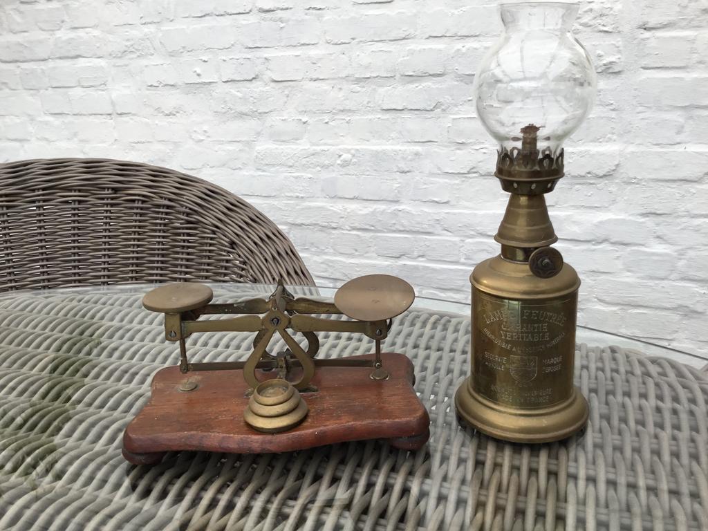 Weegschaaltje en olielamp, Antiek en Kunst, Ophalen of Verzenden, Koper