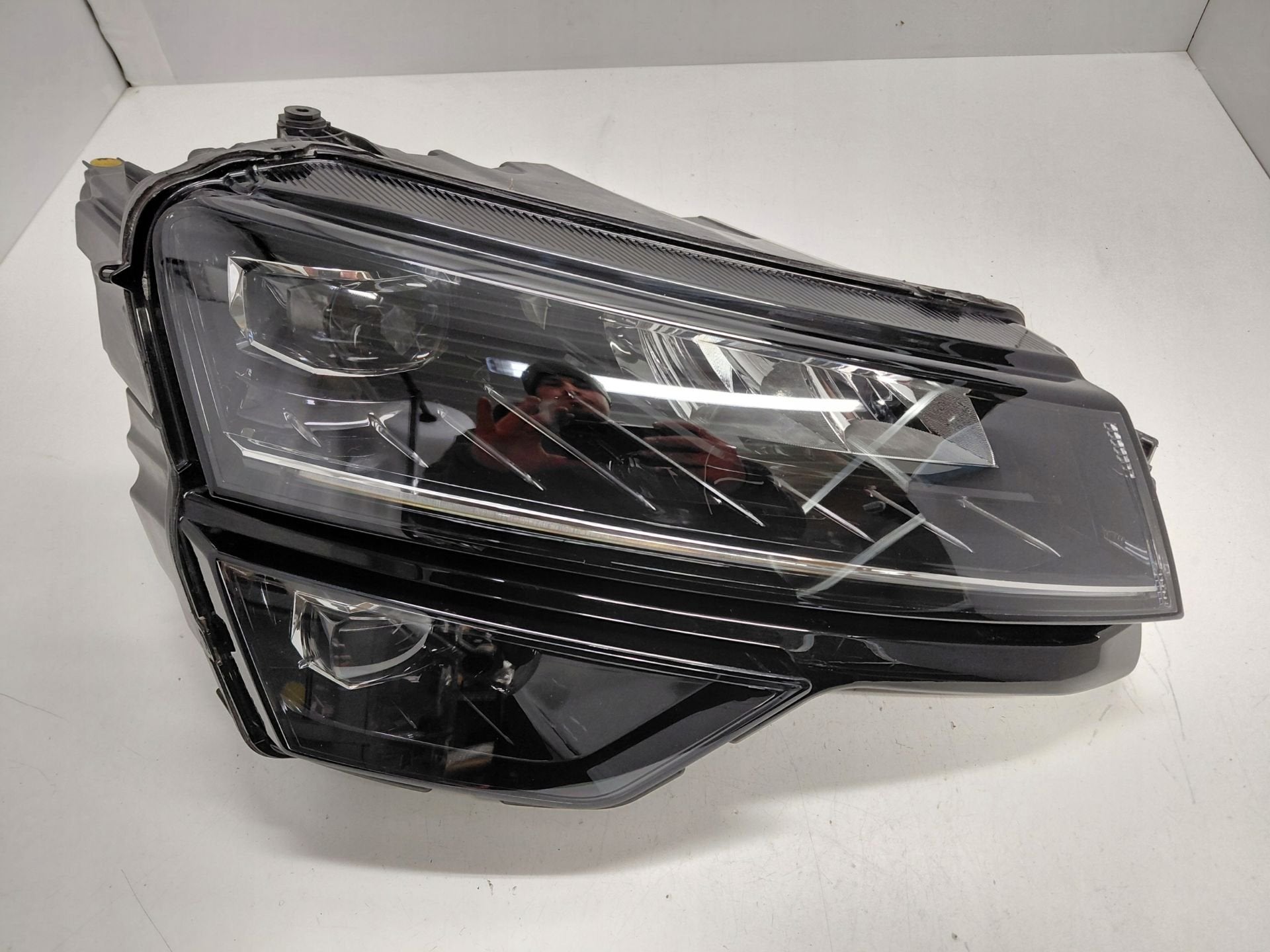 Skoda Karoq Koplamp Rechts Skoda, Tr. Vaclava Klementa 869
293 01  Mlada Boleslav, CZ, Skoda, Skoda Auto a.s., Gebruikt