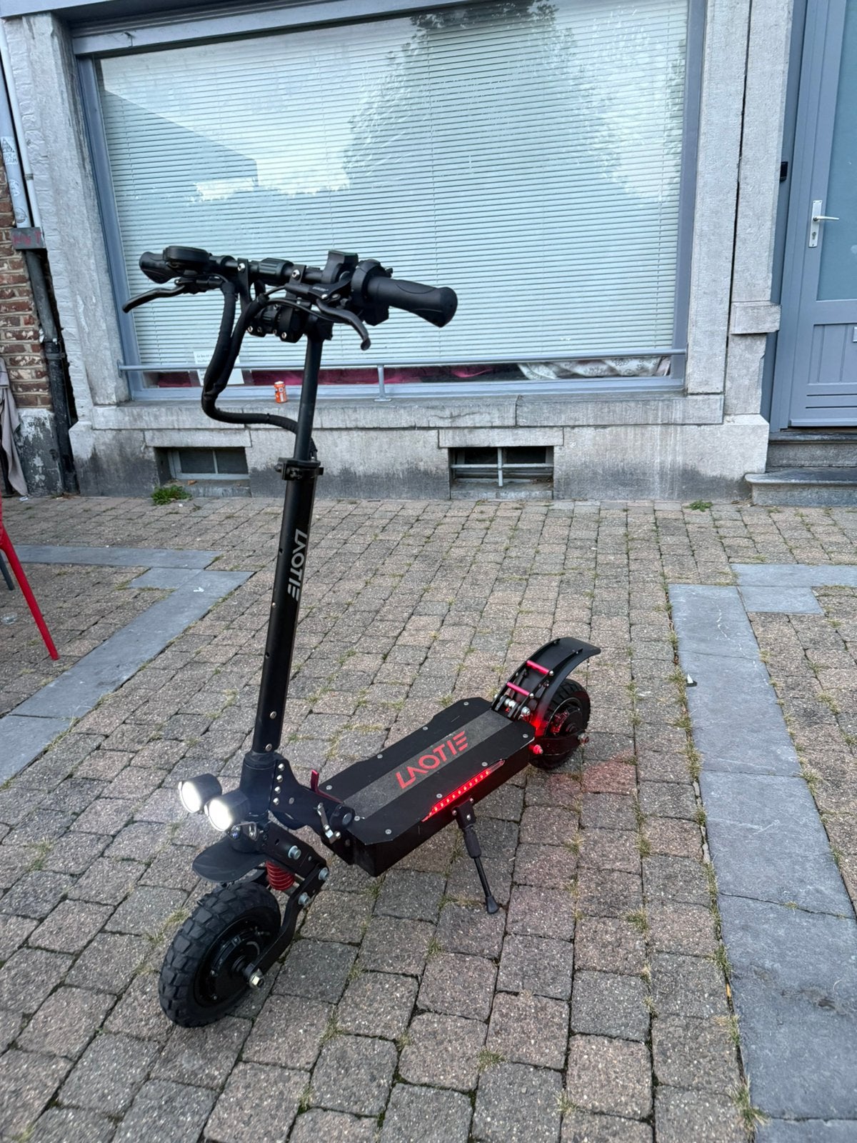Trotinette electrique laoti, Enlèvement, Comme neuf