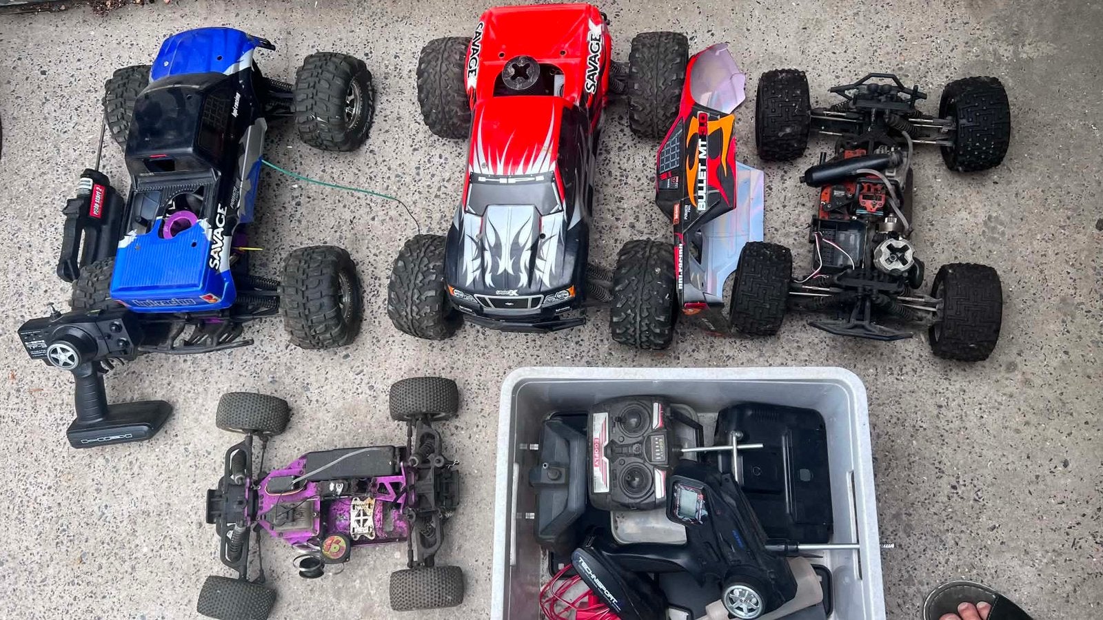 4 telegeleide auto’s op nitro, Hobby en Vrije tijd, Modelbouw | Radiografisch | Auto's, Ophalen, Gebruikt, Nitro
