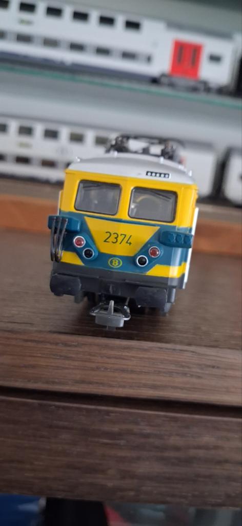 Locomotive 2374 de la sncb digital 2 rail de chez lima ho, Ophalen