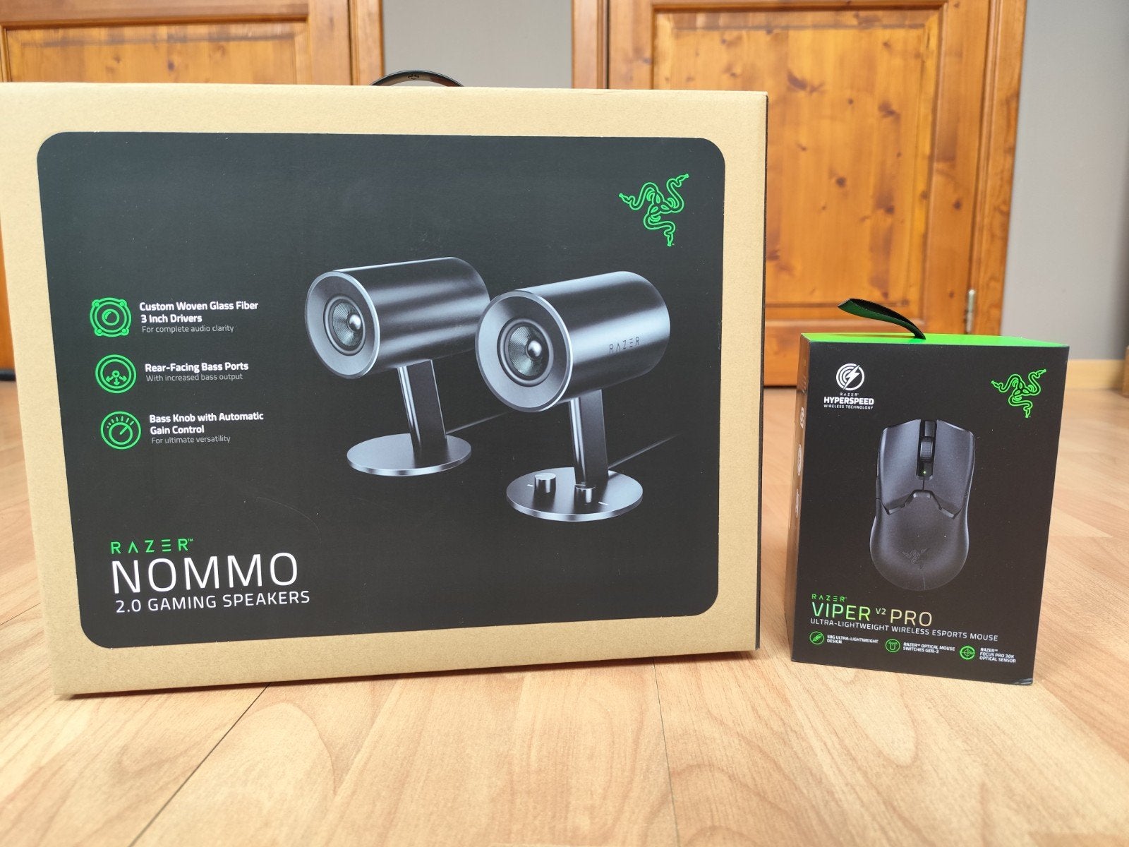 Pack RAZER – Enceintes Razer Nommo 2.0 + Razer Viper V2 Pro, Enlèvement ou Envoi, Utilisé, Canal audio 2, Razer