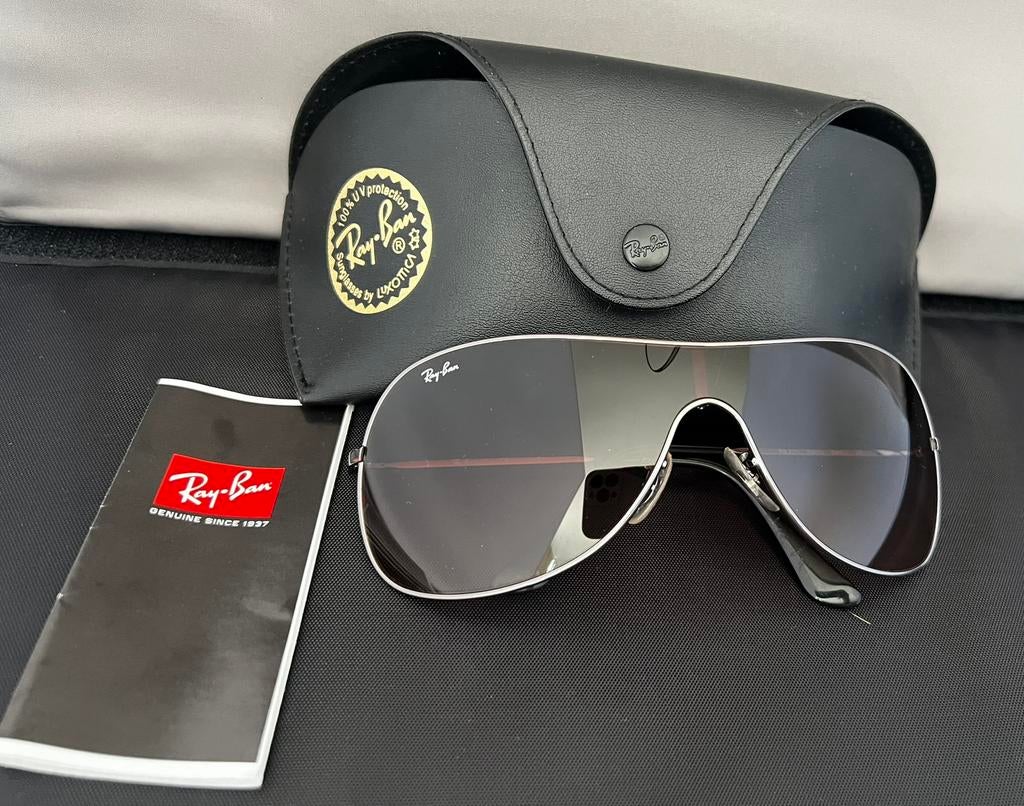 Ray-Ban Zonnebril met etui en boekje - Zo goed als nieuw, Verzenden, Zo goed als nieuw, Zonnebril, Ray-Ban
