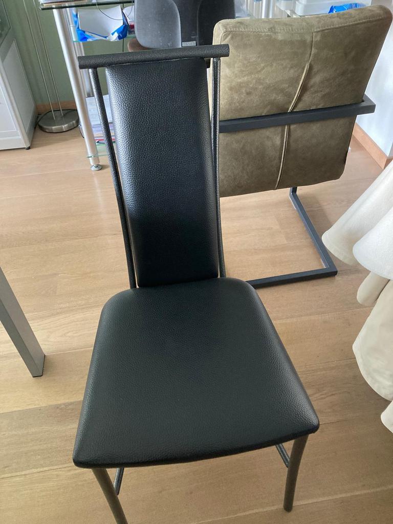 4 Lederen stoelen met ijzeren poten, Ophalen, Zo goed als nieuw