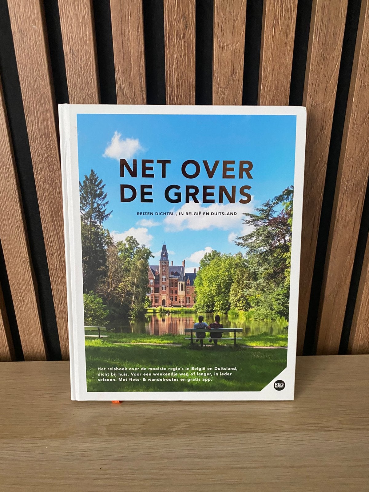 Reisreport - net over de grens, Boeken, Reisverhalen, Ophalen of Verzenden, Zo goed als nieuw