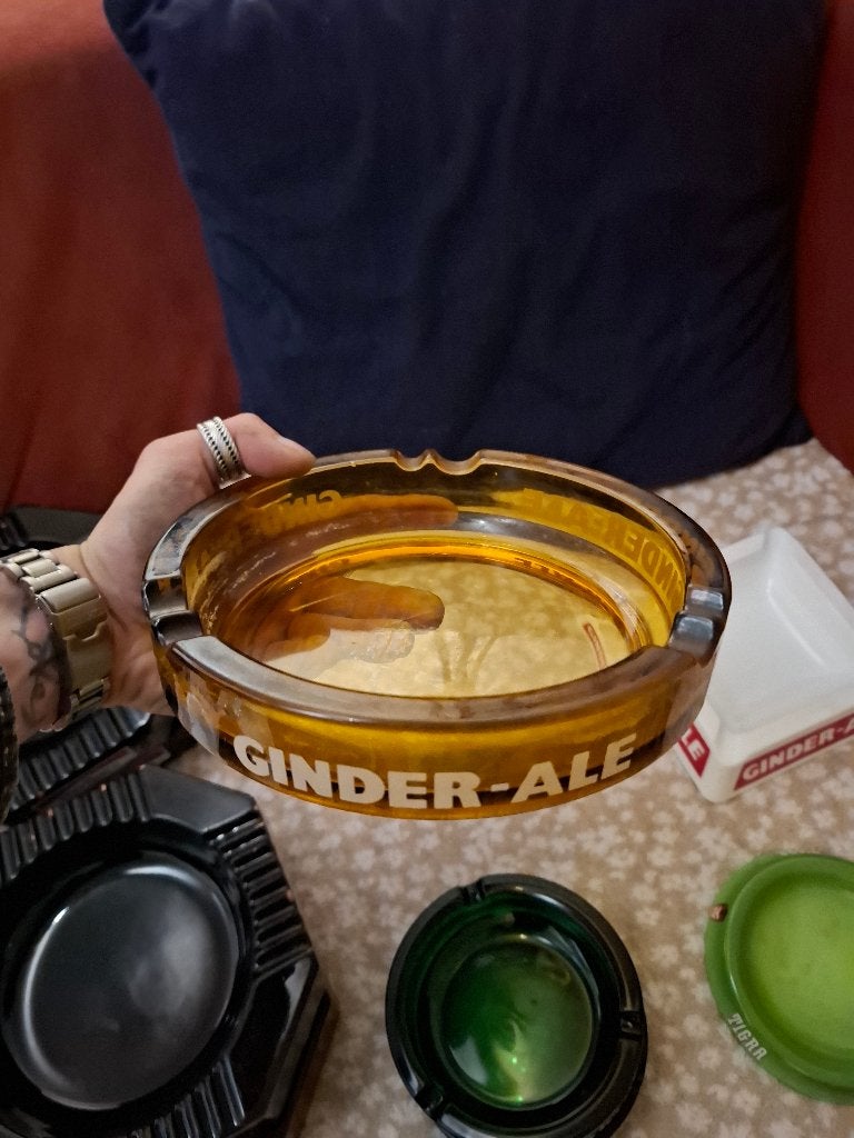 Vintage asbak GINDER-ALE, Ophalen of Verzenden, Zo goed als nieuw, Overige typen, Overige merken