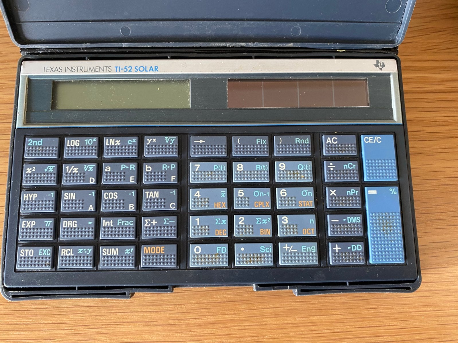 Calculatrice scientifique Texas Instruments TI-52 SOLAR, Diversen, Rekenmachines, Ophalen of Verzenden, Zo goed als nieuw