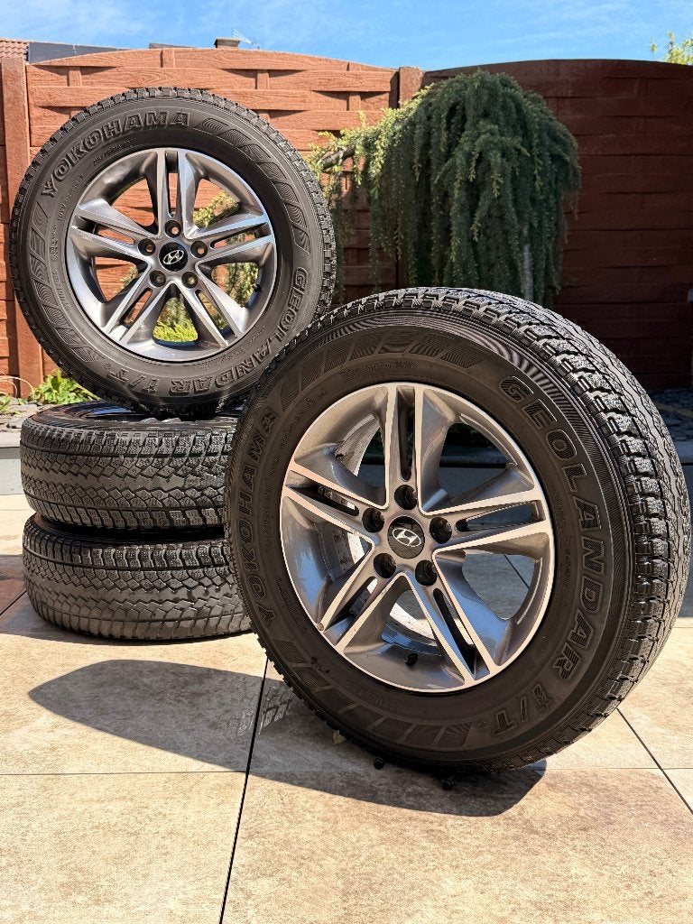 Original 16" Hyundai jantes et pneus M14, Autos : Divers, Enjoliveurs, Enlèvement, Utilisé