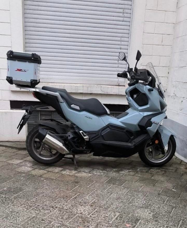 Sym adx 2024, Vélos & Vélomoteurs, Scooters | SYM, Neuf, Enlèvement ou Envoi, 125 cm³, Essence