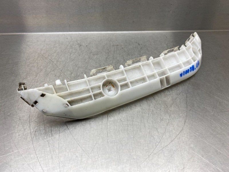 SUPPORT PARE-CHOCS ARRIÈRE GAUCHE Trezia (|5257652100|), Utilisé, Subaru