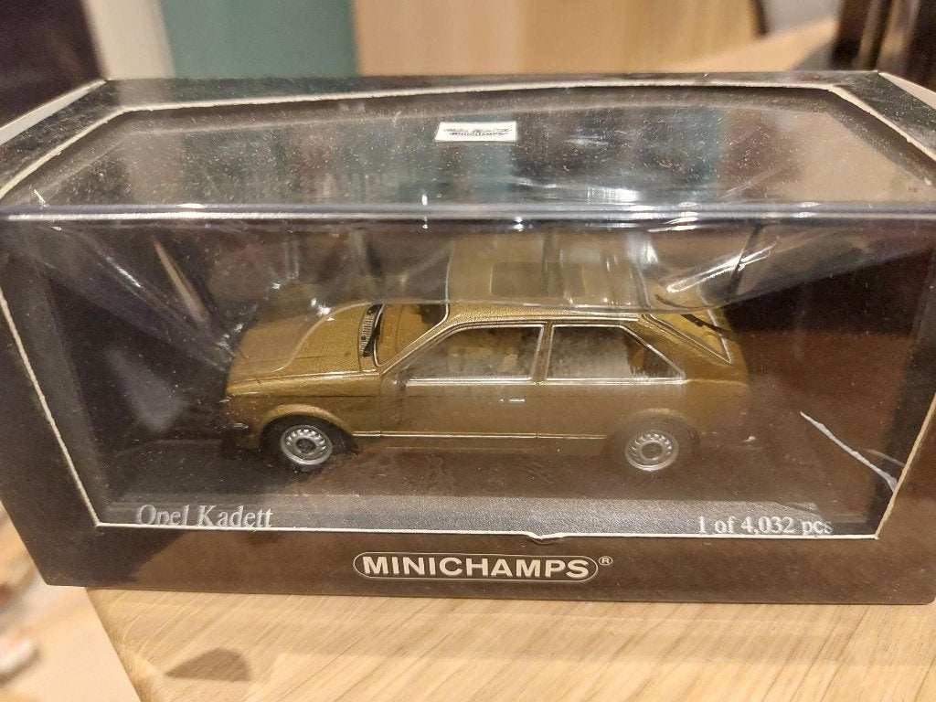 Minichamps Opel Kadett de 1979 Brown Metallic, Enlèvement ou Envoi, Neuf, Voiture, MiniChamps