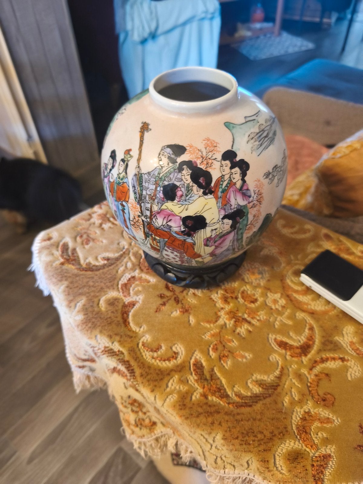 Vase chinois (pot a gingembre), Enlèvement