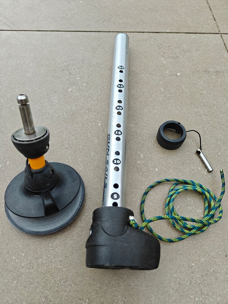 Gun Sails verlenger 30cm plus mastvoetje, Sports nautiques & Bateaux, Avec pied de mât, Enlèvement ou Envoi, Utilisé, Autres types