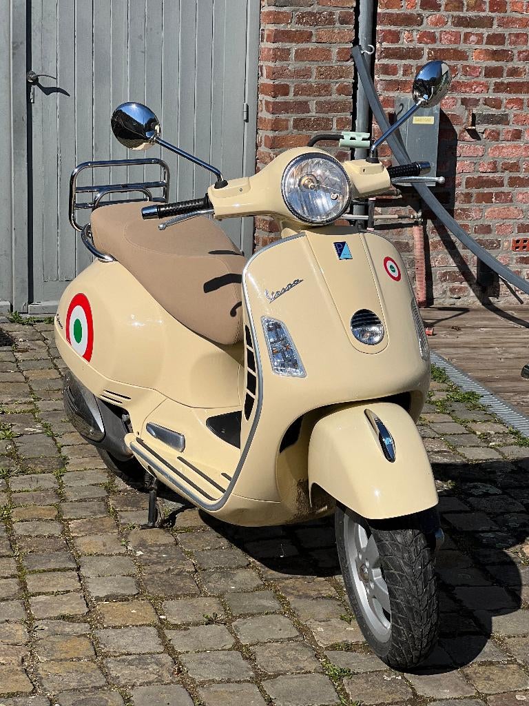 Prachtige Vespa GTS125 + bijpassende helm, Motoren, Motoren | Piaggio, Particulier, Overig, Ophalen