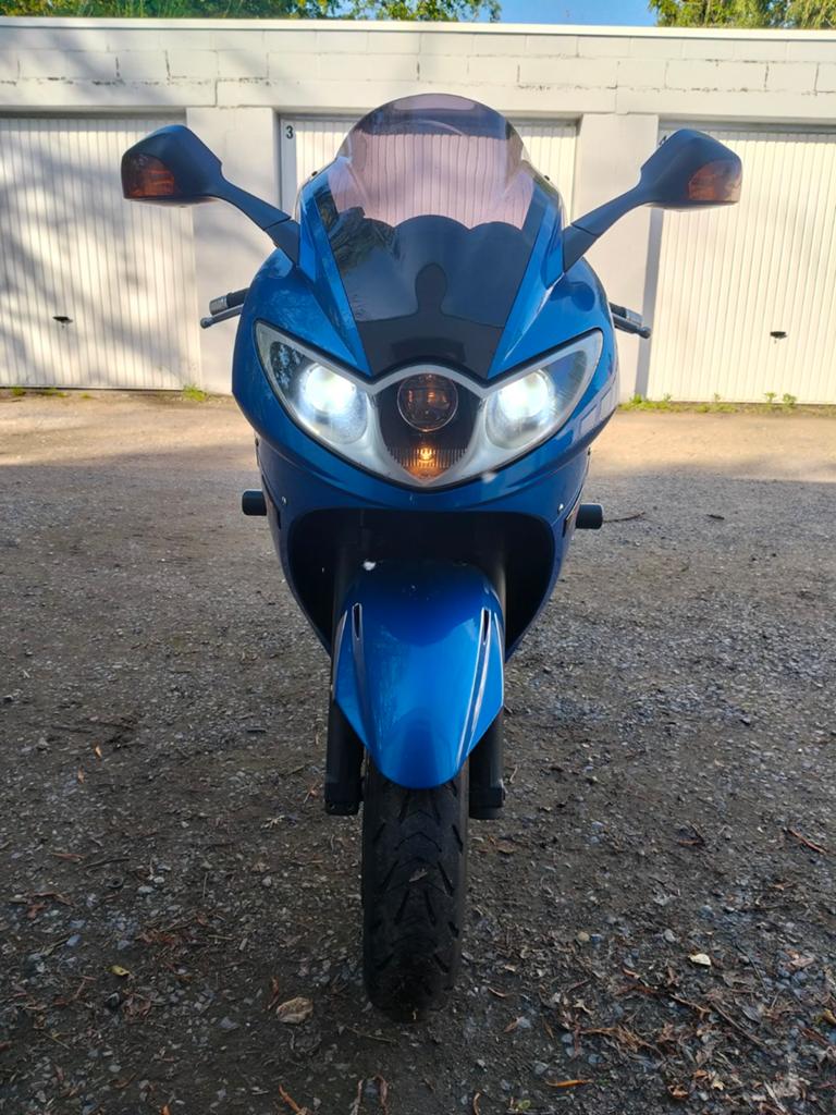 Triumph Sprint ST1050 - met zijkoffers, Handvatverwarming, Motorrijbewijs A, 3 cilinders, Particulier
