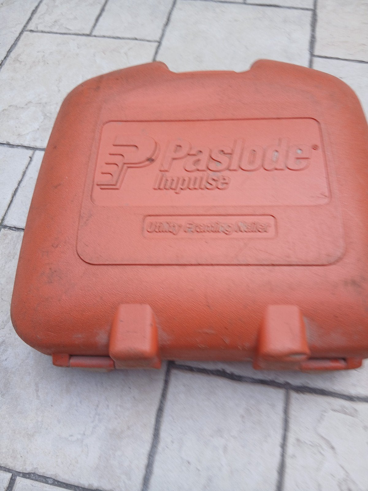 paslode ( nagelschieter), Ophalen