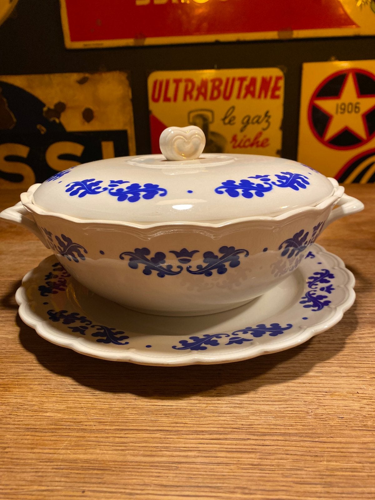 Kom met deksel en ronde schotel Boch eikenblad blauw, Ophalen of Verzenden